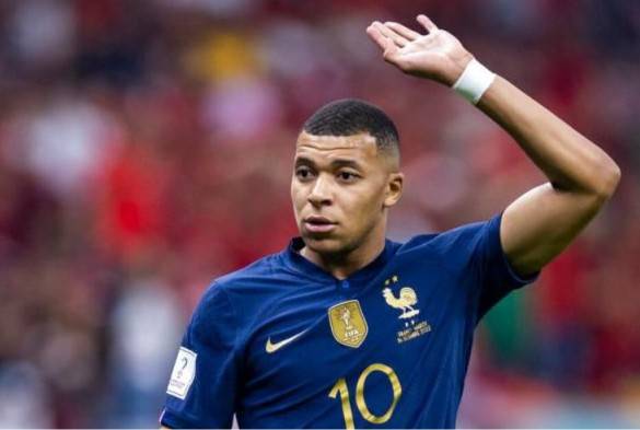 🤨财富无法转移?罗马诺:姆巴佩拒绝与利雅得新月谈判 对2亿欧元年薪不为所动